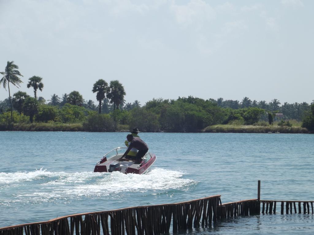 Lord Of The Forest Batticaloa Exterior foto
