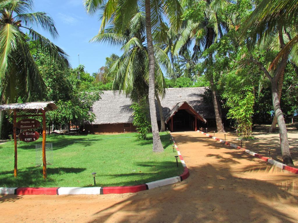 Lord Of The Forest Batticaloa Exterior foto
